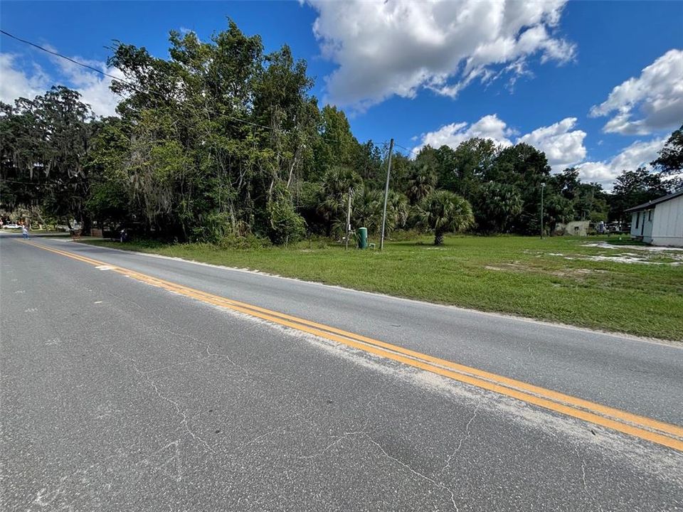 На продажу: $99,900 (0.44 acres)