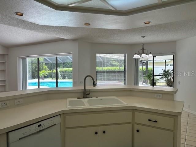 For Rent: $3,695 (4 beds, 3 baths, 2853 Square Feet)