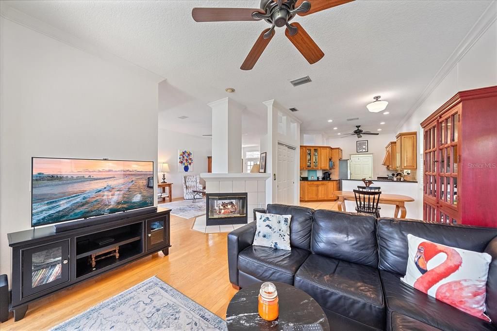 Active With Contract: $489,900 (3 beds, 2 baths, 1849 Square Feet)