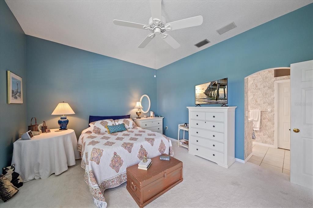 Active With Contract: $489,900 (3 beds, 2 baths, 1849 Square Feet)