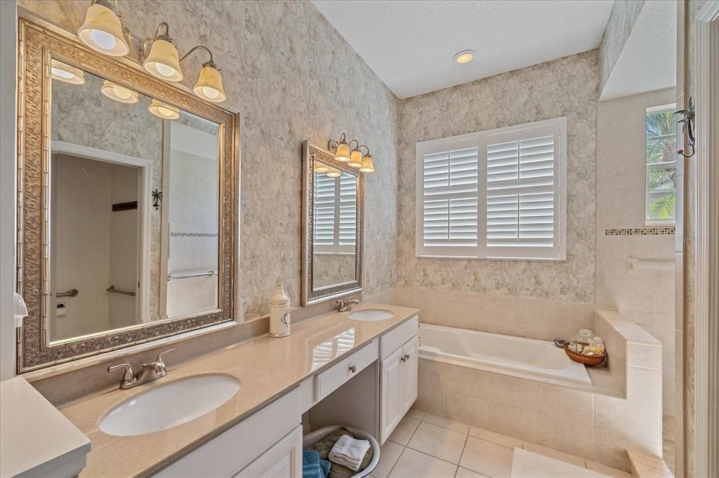 Active With Contract: $489,900 (3 beds, 2 baths, 1849 Square Feet)