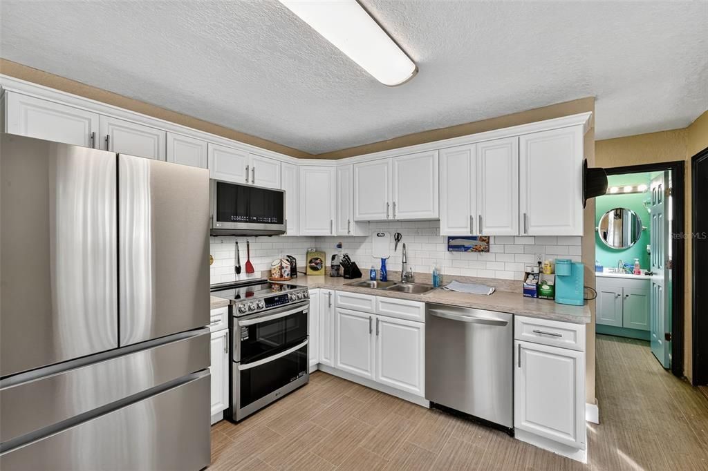 Под контрактом: $200,000 (3 спален, 1 ванн, 875 Квадратных фут)