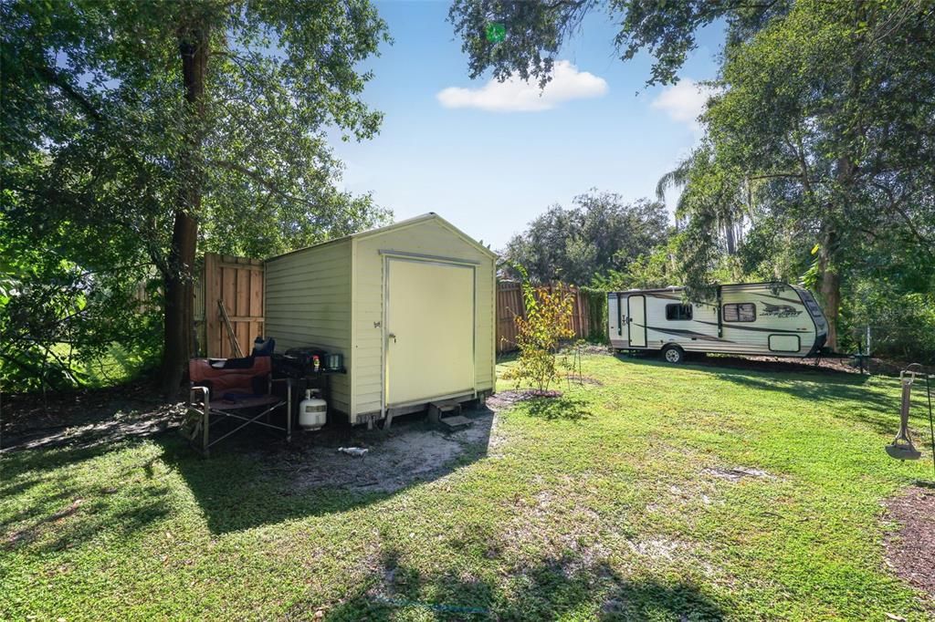 Под контрактом: $200,000 (3 спален, 1 ванн, 875 Квадратных фут)