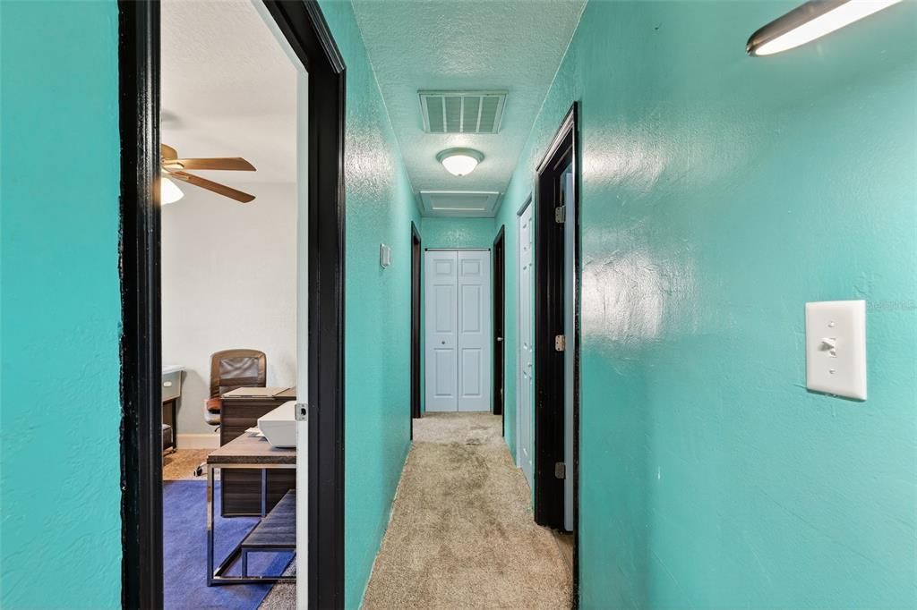 Под контрактом: $200,000 (3 спален, 1 ванн, 875 Квадратных фут)