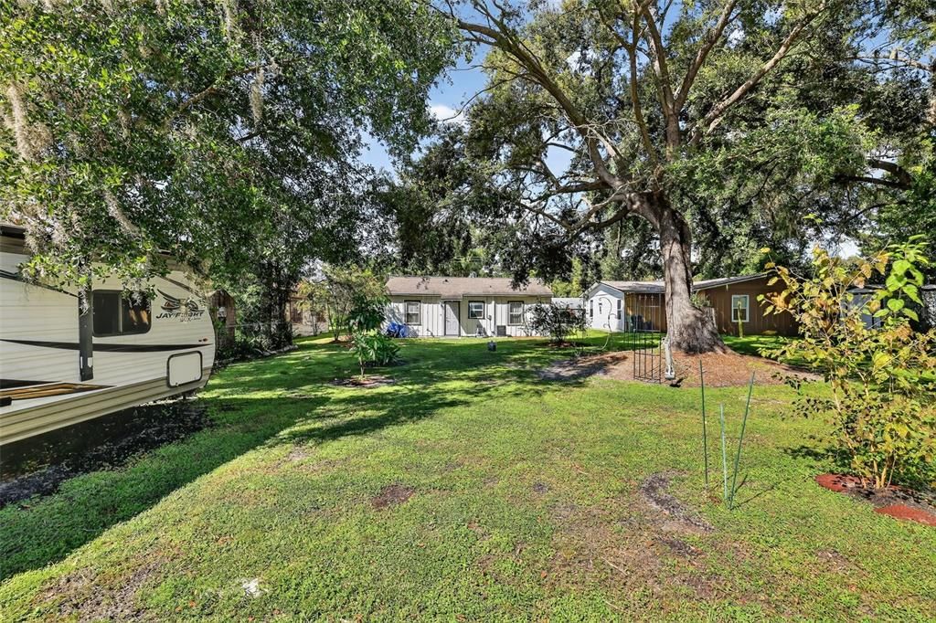 Под контрактом: $200,000 (3 спален, 1 ванн, 875 Квадратных фут)