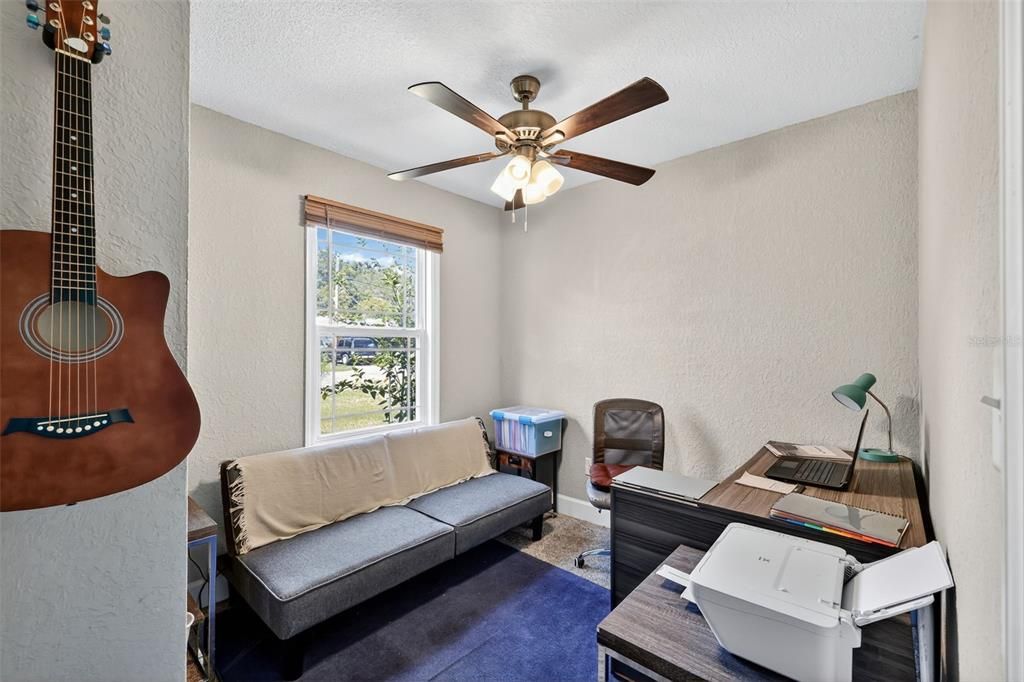 Под контрактом: $200,000 (3 спален, 1 ванн, 875 Квадратных фут)