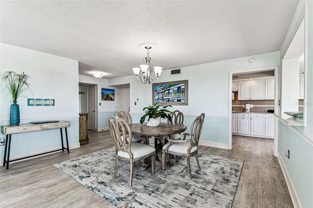 For Sale: $439,000 (2 beds, 2 baths, 1866 Square Feet)