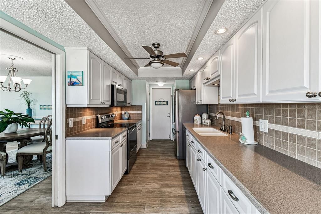 For Sale: $439,000 (2 beds, 2 baths, 1866 Square Feet)