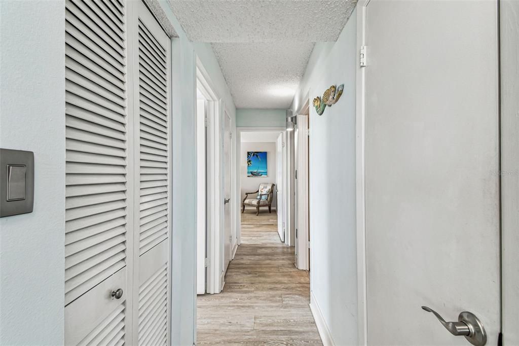 For Sale: $439,000 (2 beds, 2 baths, 1866 Square Feet)