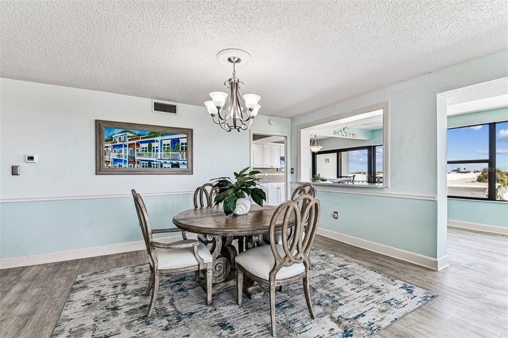 For Sale: $439,000 (2 beds, 2 baths, 1866 Square Feet)