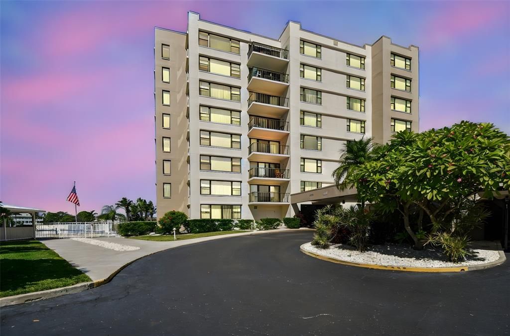 For Sale: $439,000 (2 beds, 2 baths, 1866 Square Feet)