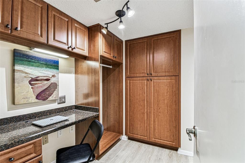 For Sale: $439,000 (2 beds, 2 baths, 1866 Square Feet)