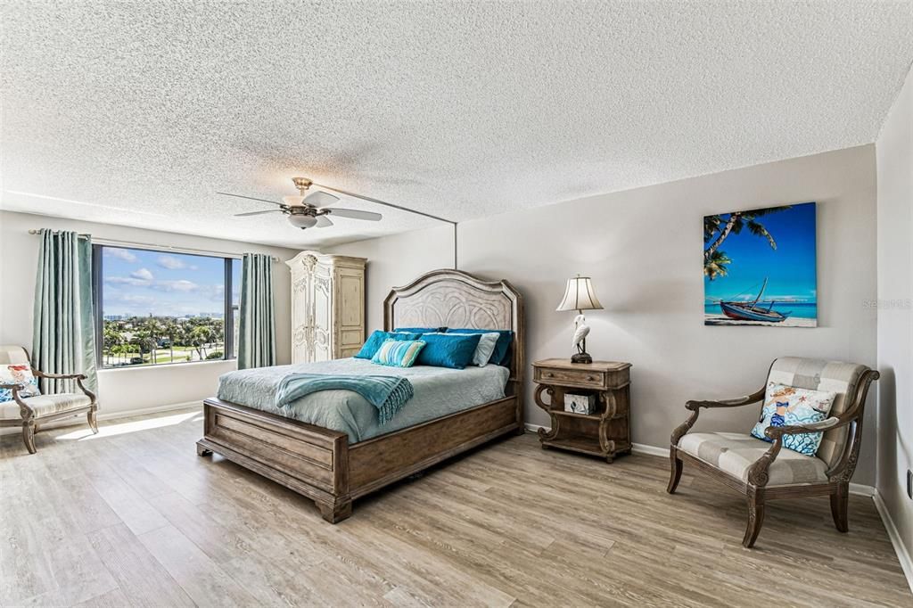 For Sale: $439,000 (2 beds, 2 baths, 1866 Square Feet)