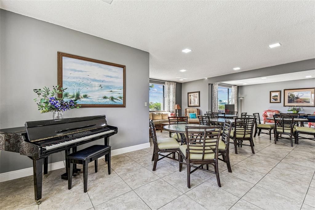 For Sale: $439,000 (2 beds, 2 baths, 1866 Square Feet)