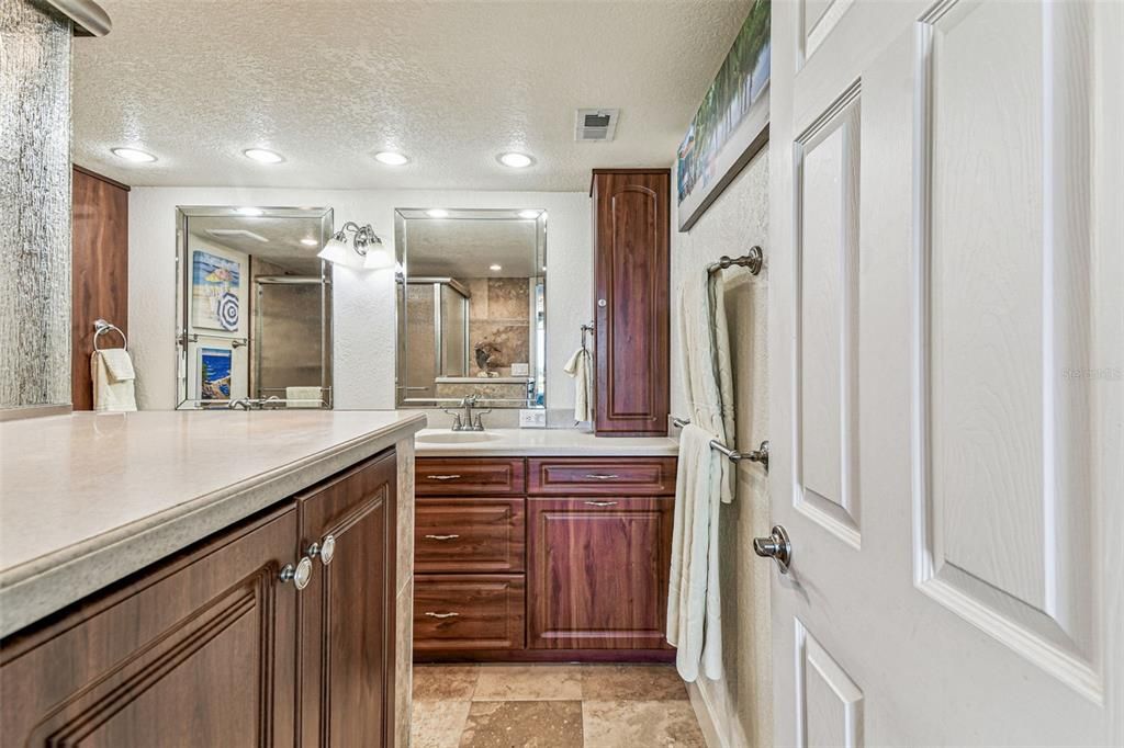 For Sale: $439,000 (2 beds, 2 baths, 1866 Square Feet)