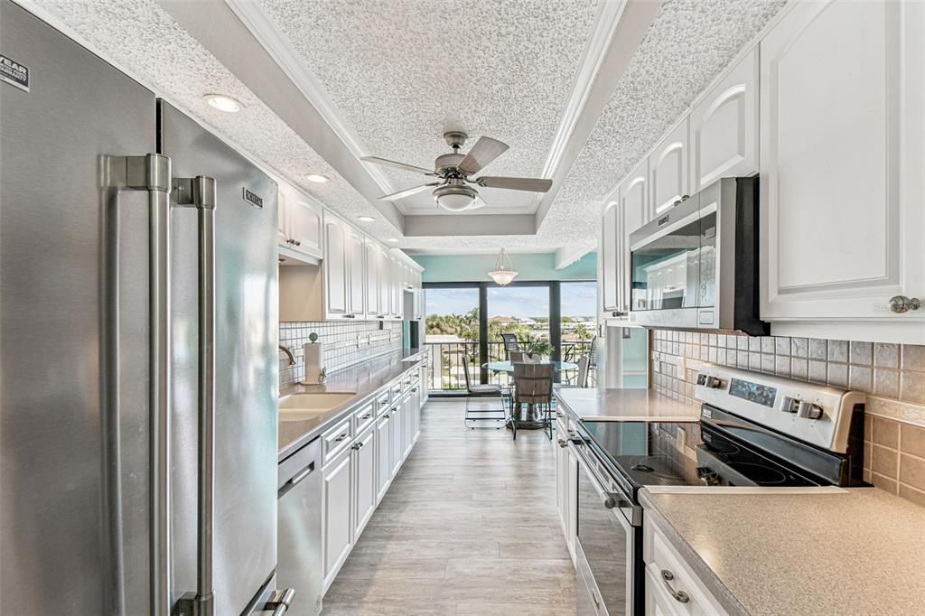 For Sale: $439,000 (2 beds, 2 baths, 1866 Square Feet)