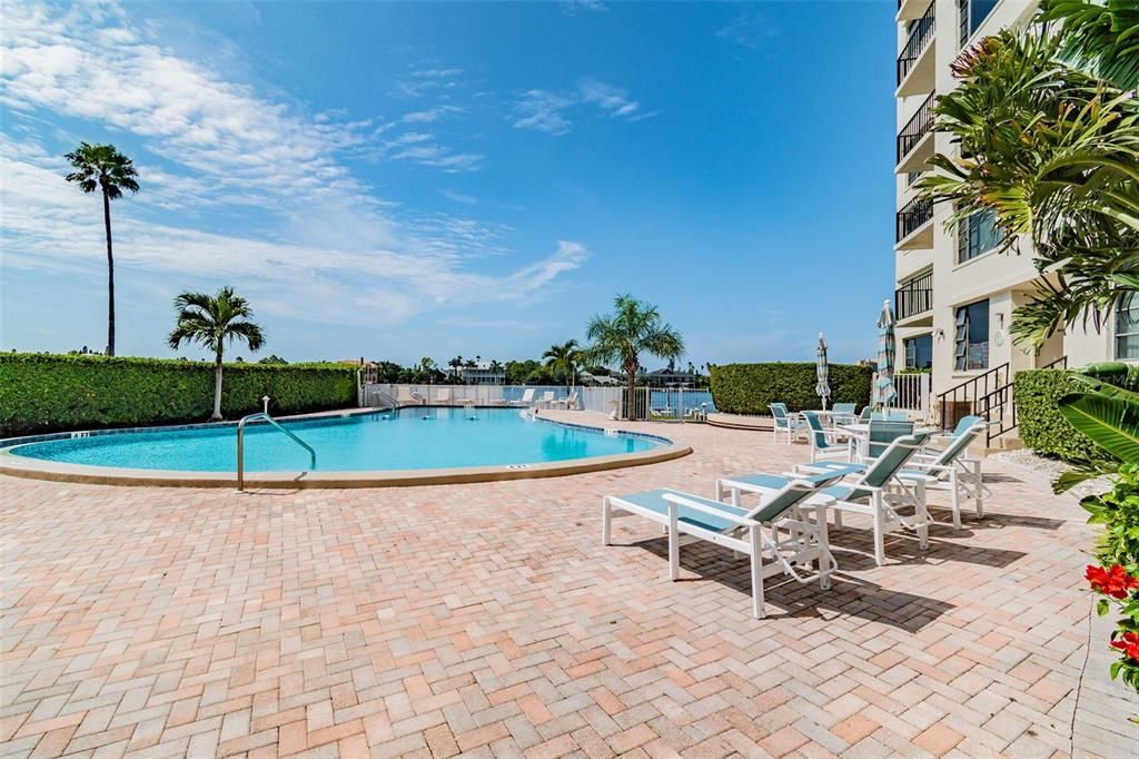 For Sale: $439,000 (2 beds, 2 baths, 1866 Square Feet)