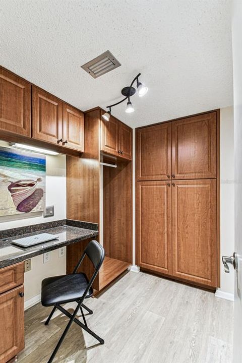 For Sale: $439,000 (2 beds, 2 baths, 1866 Square Feet)