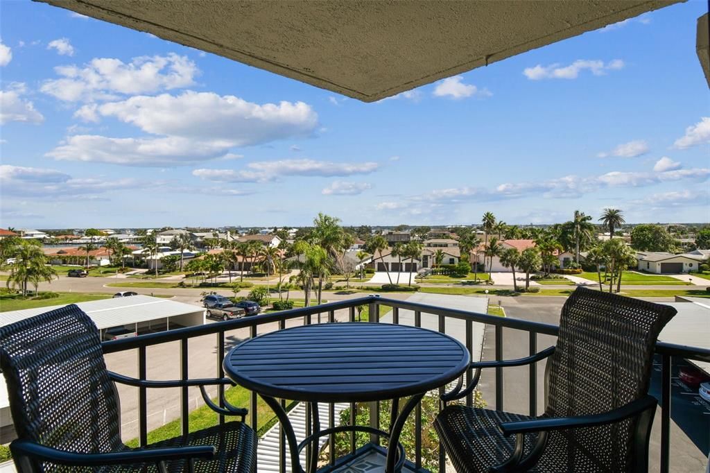 For Sale: $439,000 (2 beds, 2 baths, 1866 Square Feet)