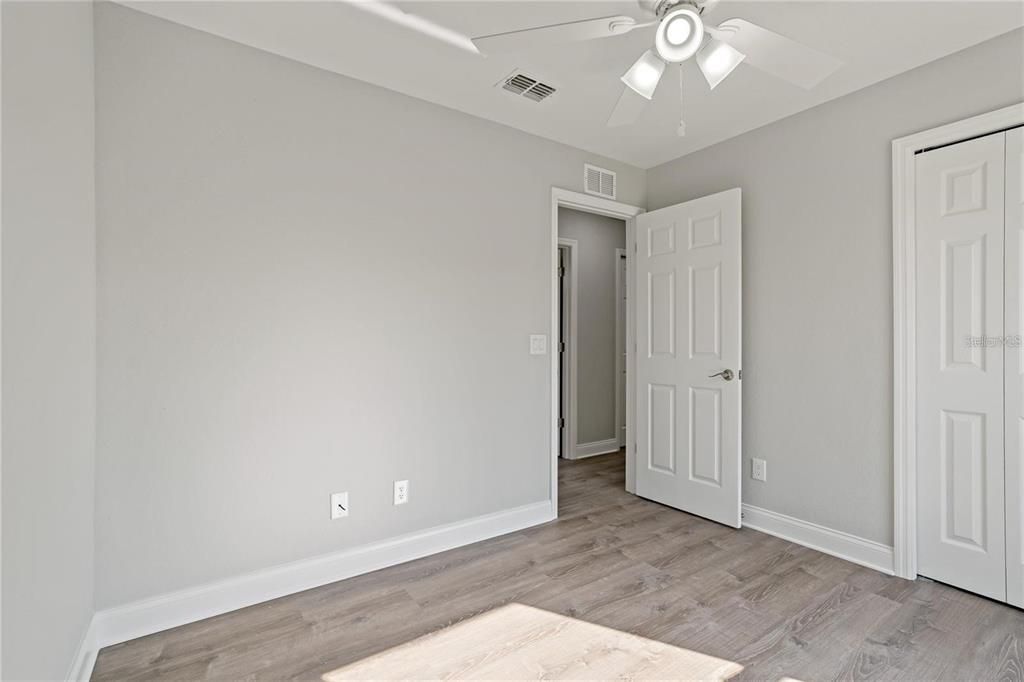 Active With Contract: $1,850 (3 beds, 2 baths, 1000 Square Feet)