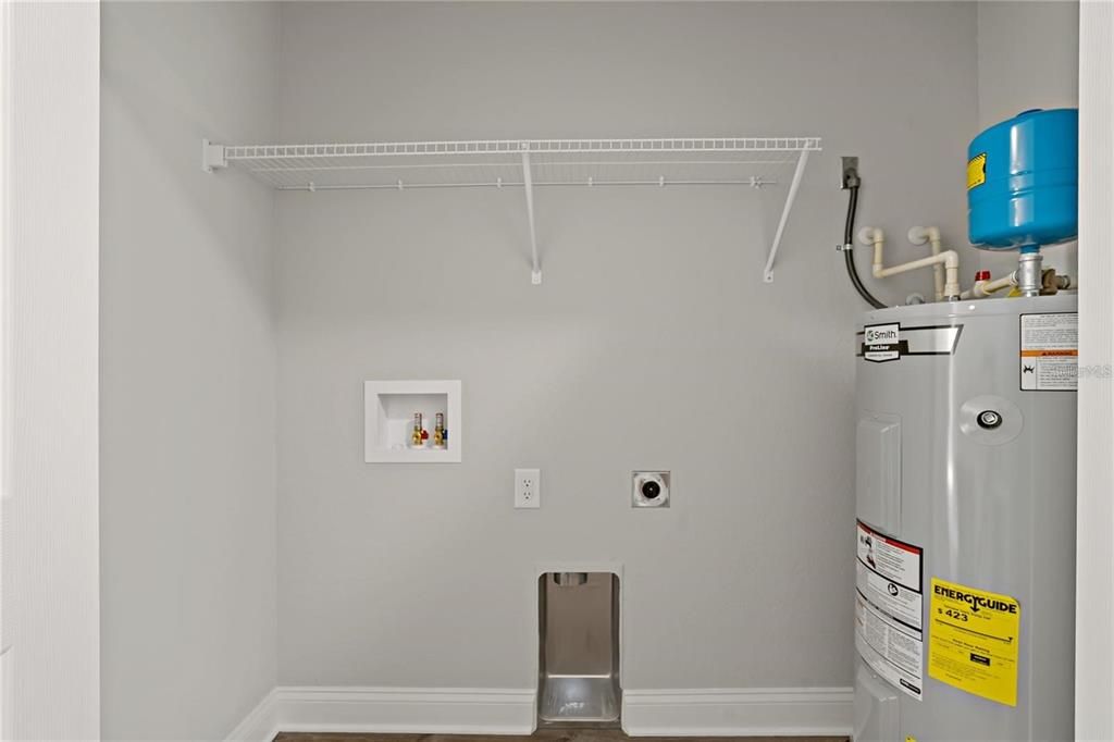 Active With Contract: $1,850 (3 beds, 2 baths, 1000 Square Feet)