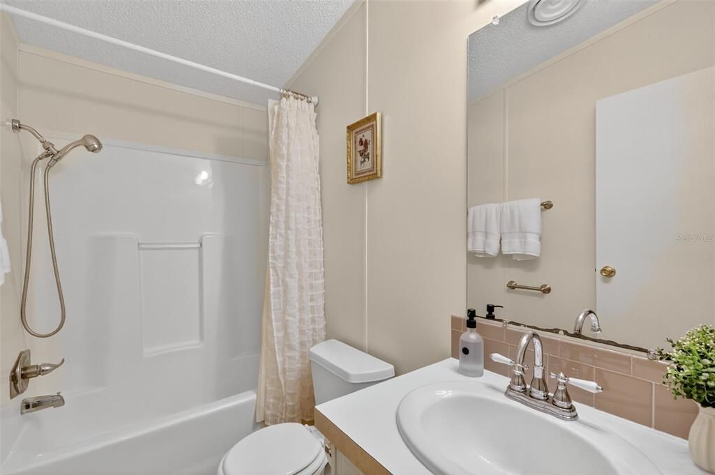 待售: $180,000 (3 贝兹, 2 浴室, 1350 平方英尺)