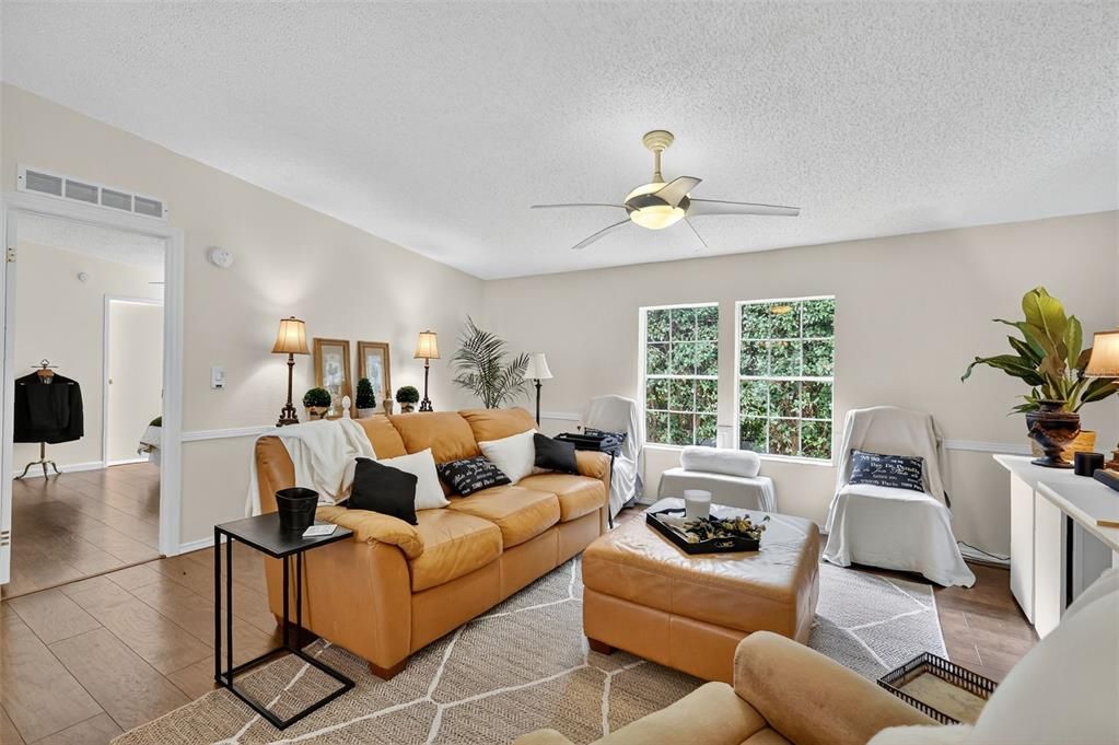 待售: $180,000 (3 贝兹, 2 浴室, 1350 平方英尺)