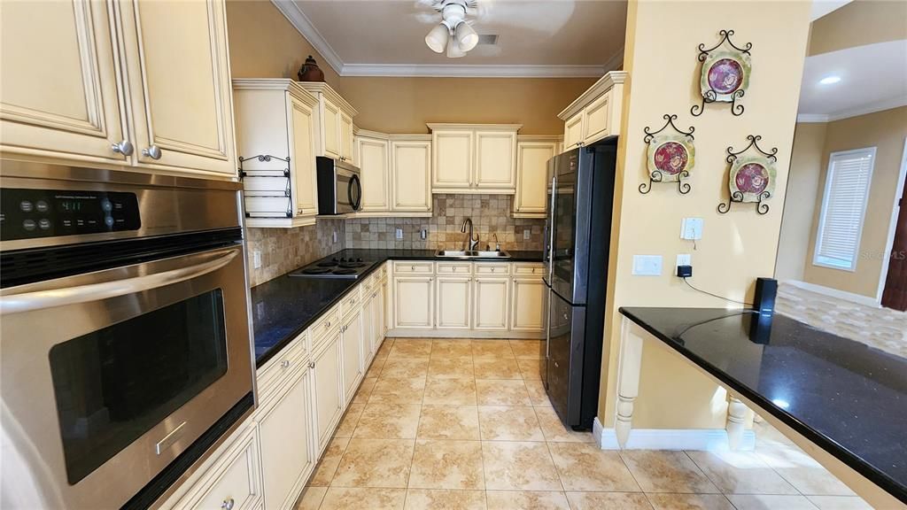 For Sale: $539,900 (4 beds, 3 baths, 2318 Square Feet)