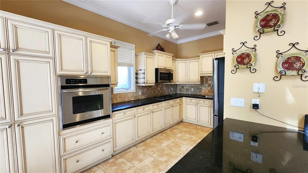 For Sale: $539,900 (4 beds, 3 baths, 2318 Square Feet)