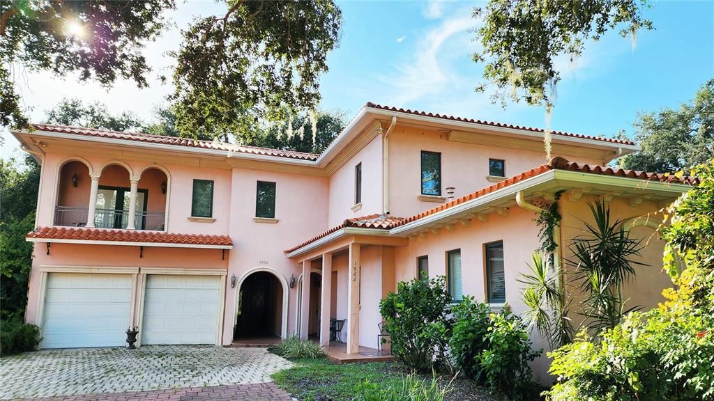 For Sale: $539,900 (4 beds, 3 baths, 2318 Square Feet)