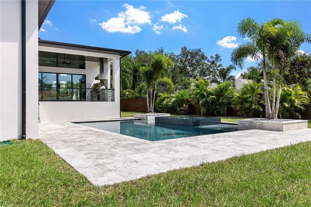 For Sale: $3,650,000 (5 beds, 6 baths, 5483 Square Feet)