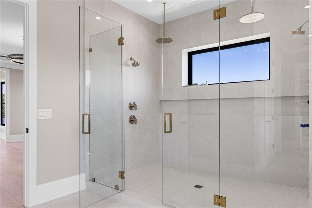 For Sale: $3,650,000 (5 beds, 6 baths, 5483 Square Feet)