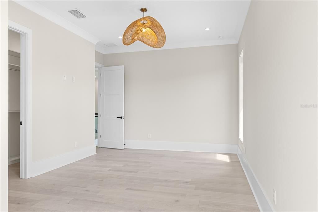 For Sale: $3,650,000 (5 beds, 6 baths, 5483 Square Feet)