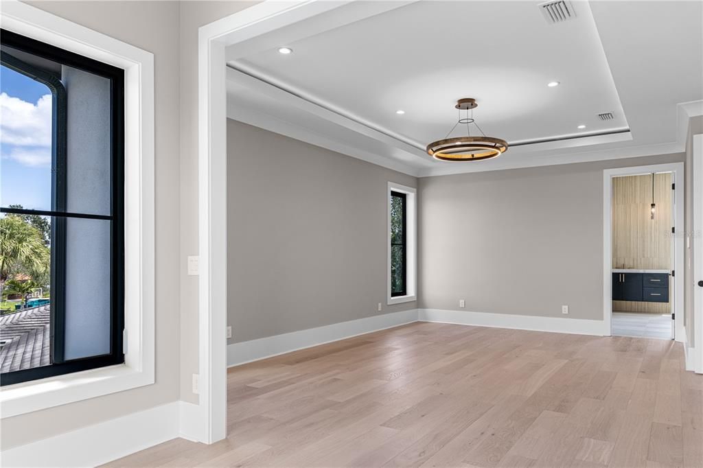 For Sale: $3,650,000 (5 beds, 6 baths, 5483 Square Feet)