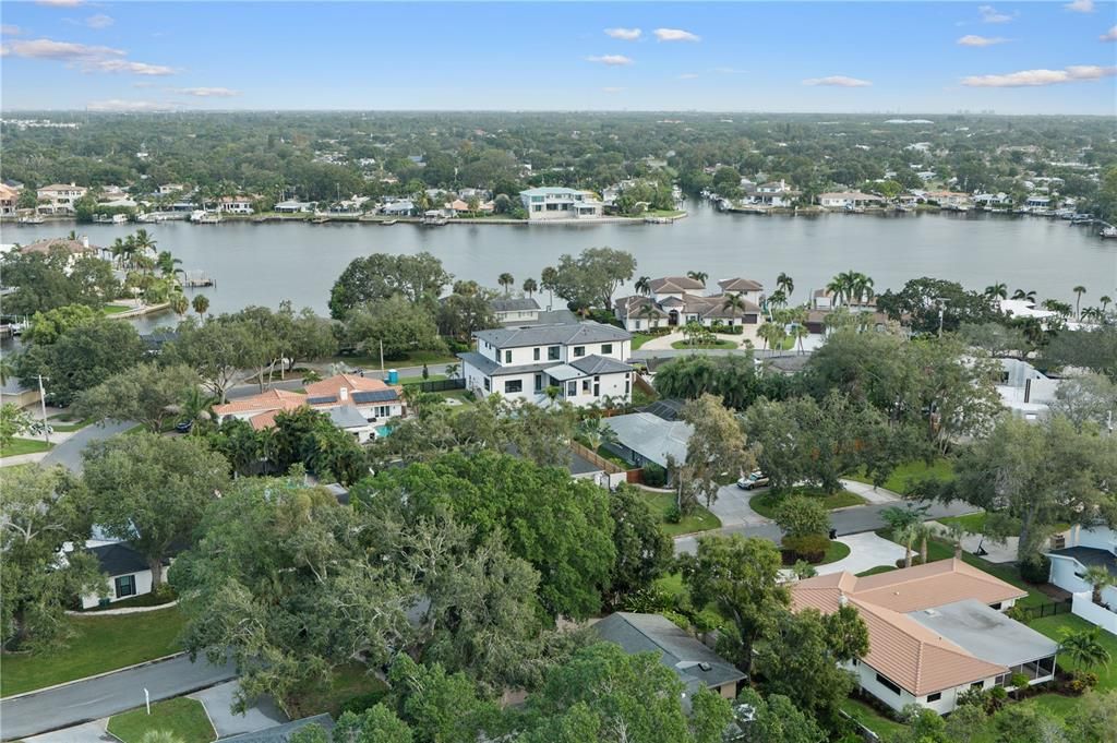 For Sale: $3,650,000 (5 beds, 6 baths, 5483 Square Feet)