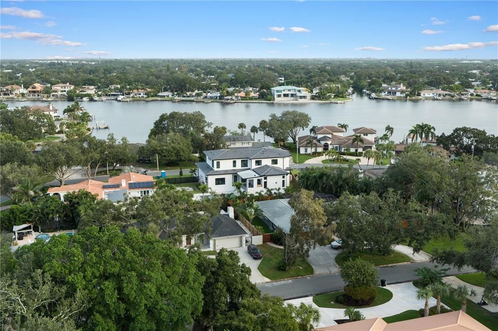 For Sale: $3,650,000 (5 beds, 6 baths, 5483 Square Feet)