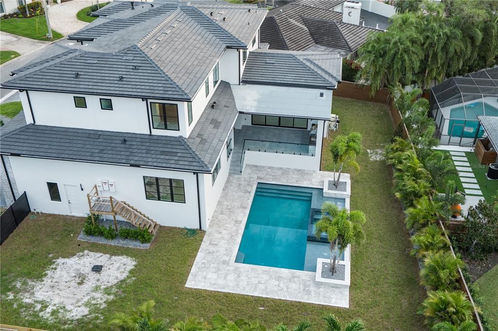 For Sale: $3,650,000 (5 beds, 6 baths, 5483 Square Feet)