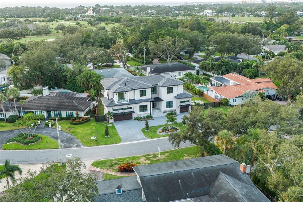 For Sale: $3,650,000 (5 beds, 6 baths, 5483 Square Feet)