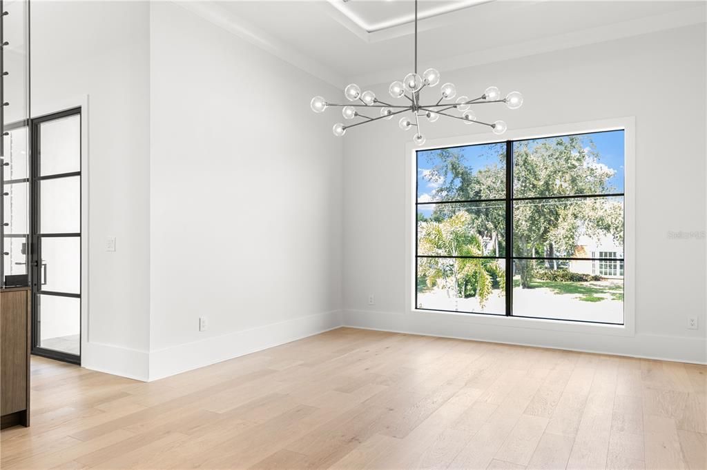 For Sale: $3,650,000 (5 beds, 6 baths, 5483 Square Feet)