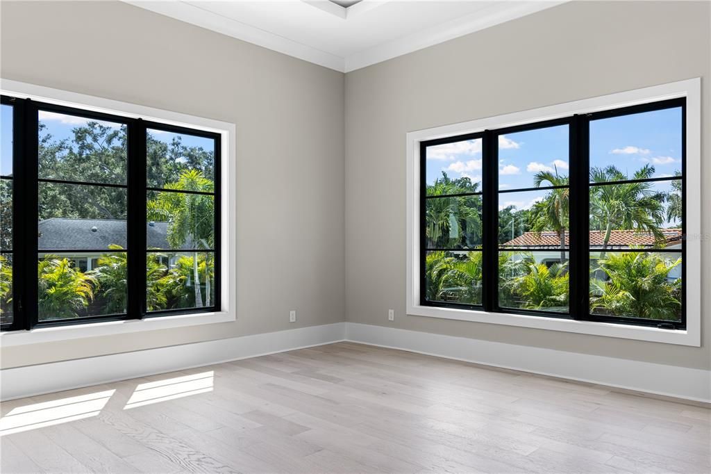 For Sale: $3,650,000 (5 beds, 6 baths, 5483 Square Feet)