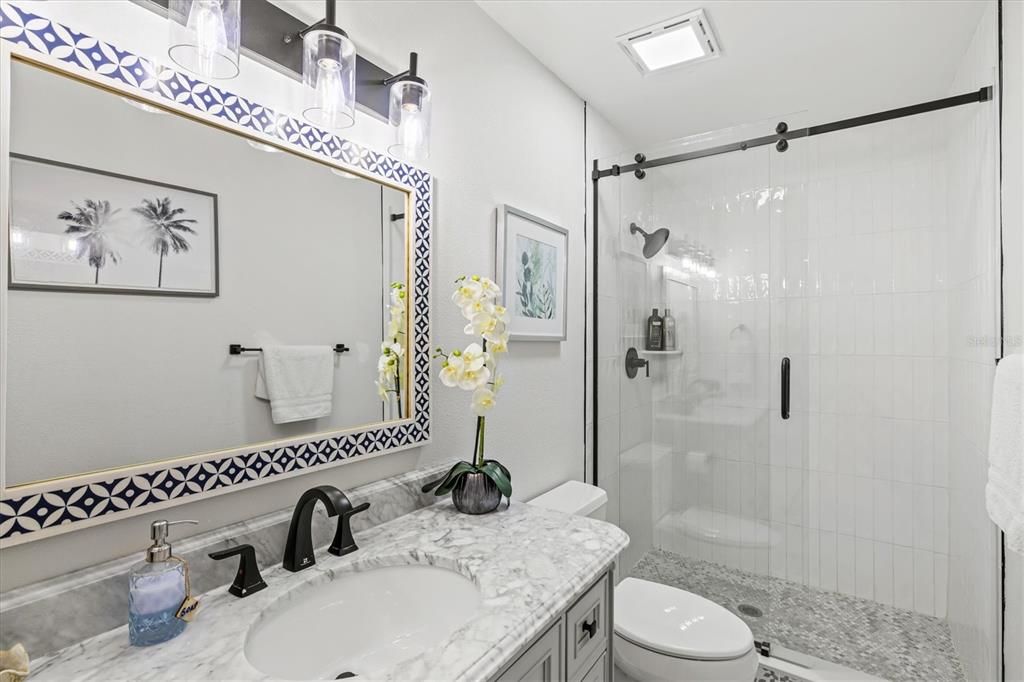 En Venta: $1,889,900 (4 camas, 4 baños, 1600 Pies cuadrados)