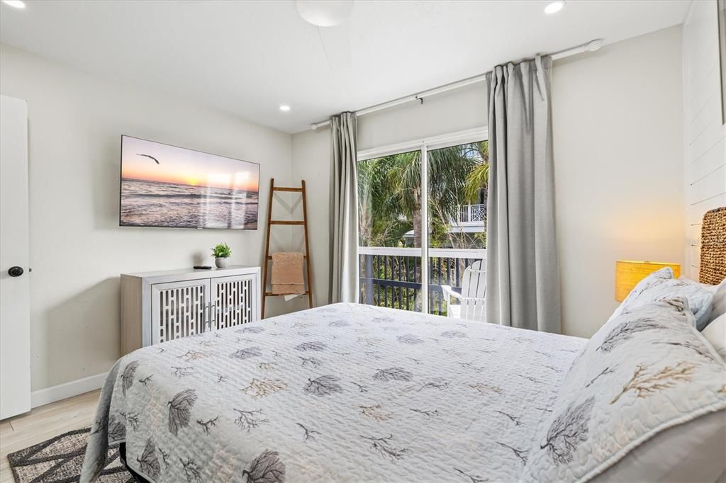 En Venta: $1,889,900 (4 camas, 4 baños, 1600 Pies cuadrados)