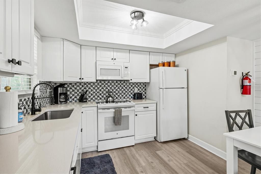 En Venta: $1,889,900 (4 camas, 4 baños, 1600 Pies cuadrados)