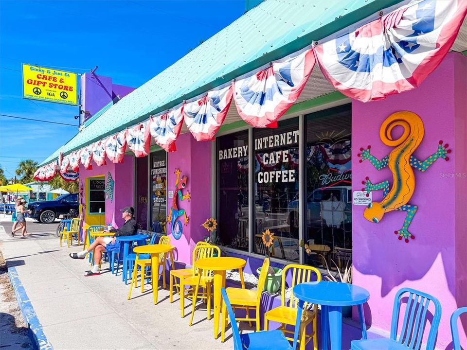 En Venta: $1,889,900 (4 camas, 4 baños, 1600 Pies cuadrados)