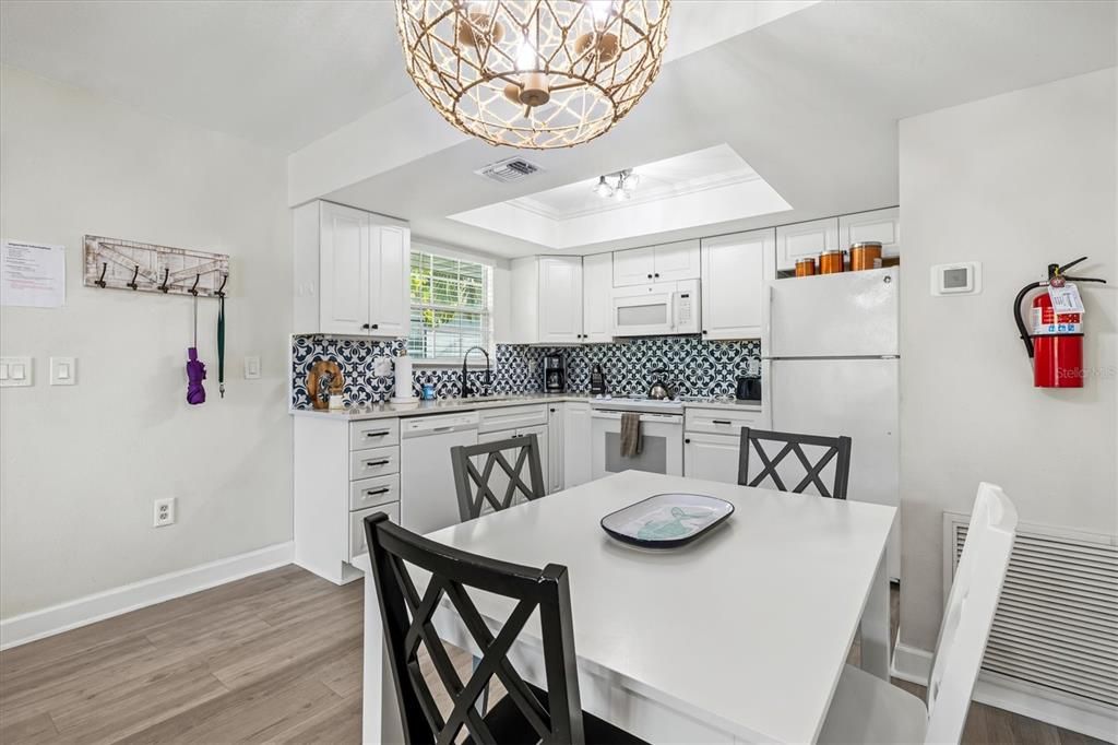 En Venta: $1,889,900 (4 camas, 4 baños, 1600 Pies cuadrados)