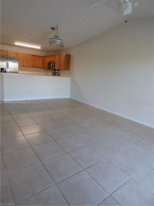 待售: $263,000 (2 贝兹, 2 浴室, 1128 平方英尺)