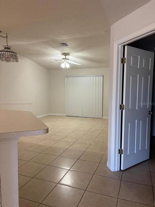 待售: $263,000 (2 贝兹, 2 浴室, 1128 平方英尺)