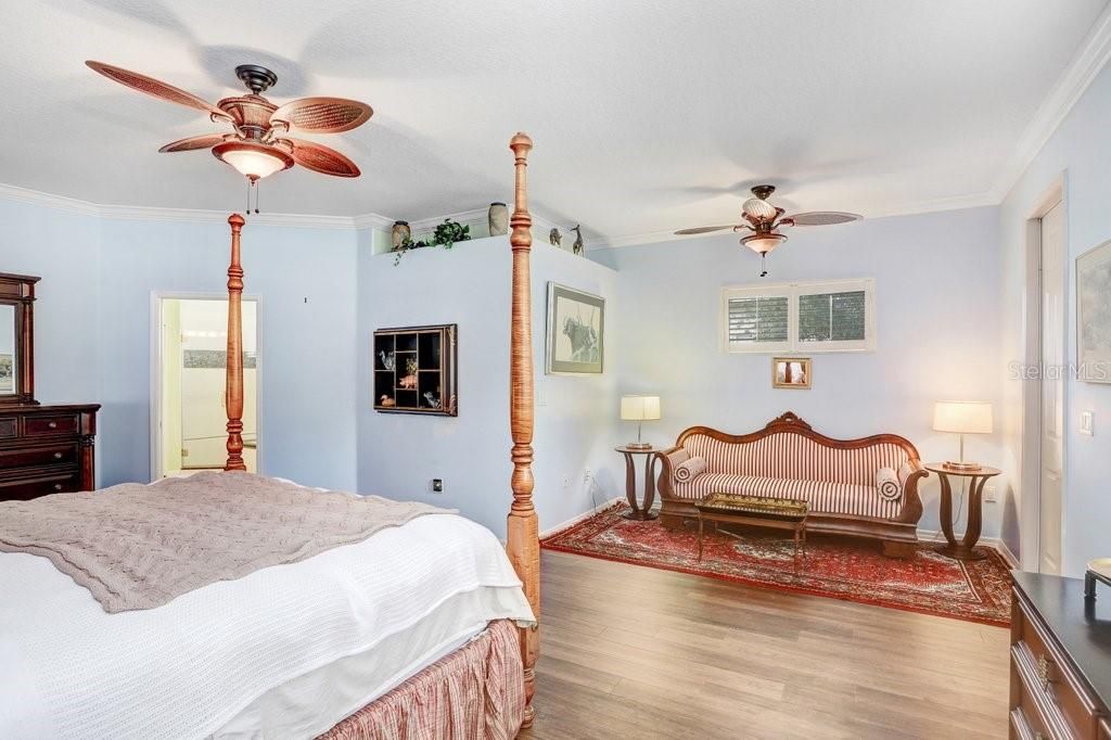 For Sale: $975,000 (4 beds, 3 baths, 2835 Square Feet)