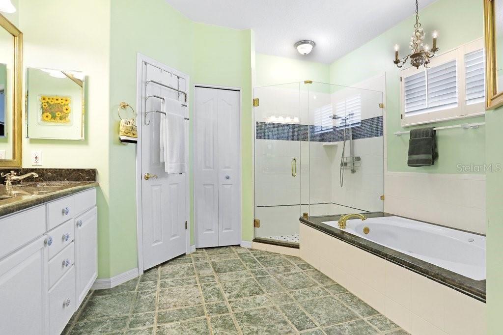 For Sale: $975,000 (4 beds, 3 baths, 2835 Square Feet)