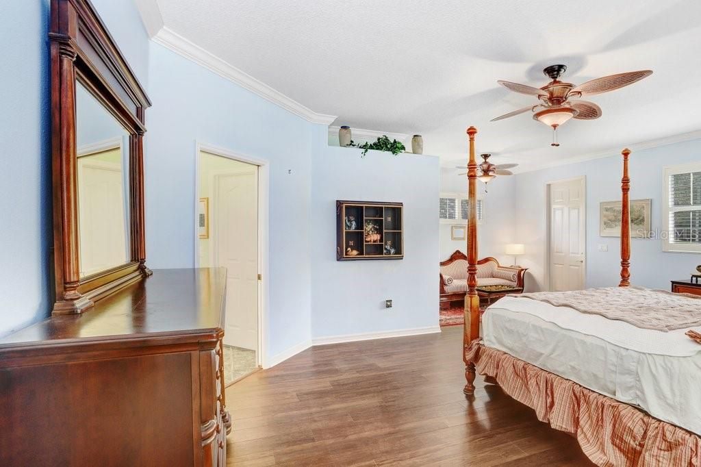 For Sale: $975,000 (4 beds, 3 baths, 2835 Square Feet)